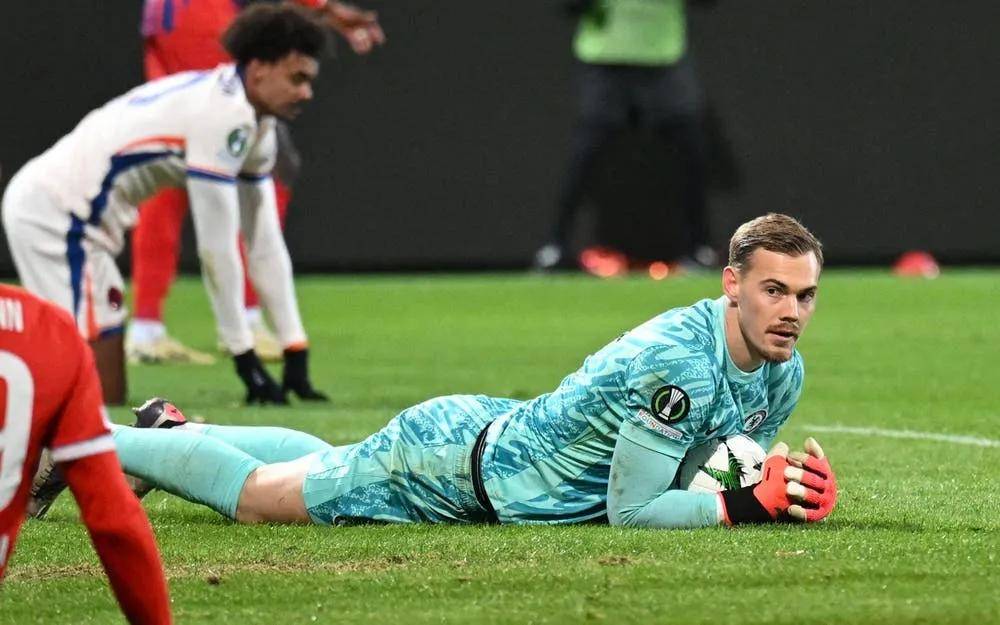 切尔西门将多次救险，当选全场最佳球员，设计需要.